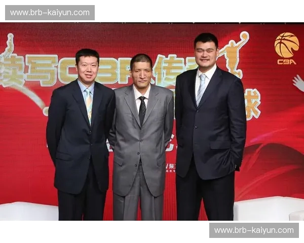 战栗的狂野：巴特尔的雄狮之吼与穆斯的幽灵潜行，谁将主宰NBA内线？